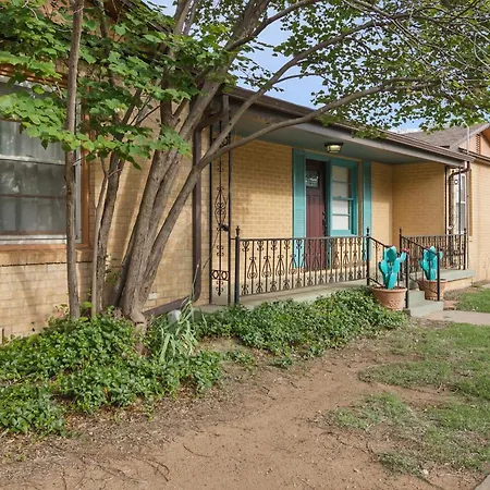 Luxury Oasis- 1 Bedroom Romantic Getaways